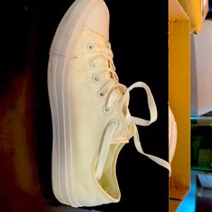 White converse runner lightly worn